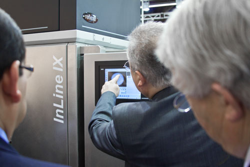 The new HEUFT InLine IX X-ray empty bottle inspector establishes the state of the art.