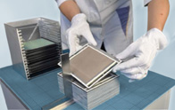 Assembling the MK351 stacked / Reference: Fraunhofer IKTS Assembling the MK351 stacked / Reference: Fraunhofer IKTS
