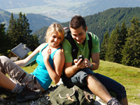 Having an eye on the GPS receiver: more than 1,300 geocachers will be roaming Zell am See and Kaprun Having an eye on the GPS receiver: more than 1,300 geocachers will be roaming Zell am See and Kaprun