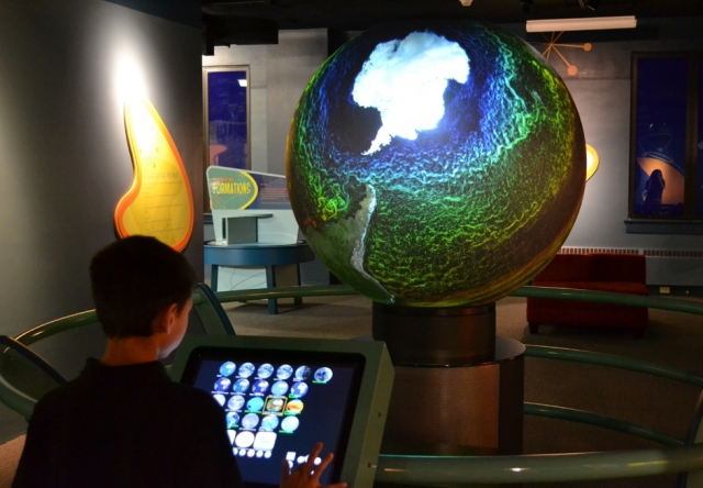 Modern globe manufacturer Globoccess offers high-resolution digital globes