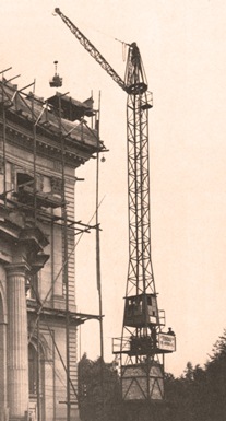 Historical crane from 1913 Historical crane from 1913