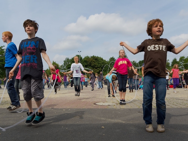 Two-component high-pressure (airless) spraying 98:2 just one container saves on purging agent, preve