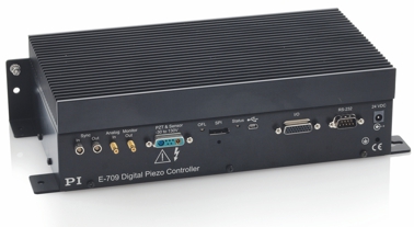The digital single-channel piezo controller E-709.CHG