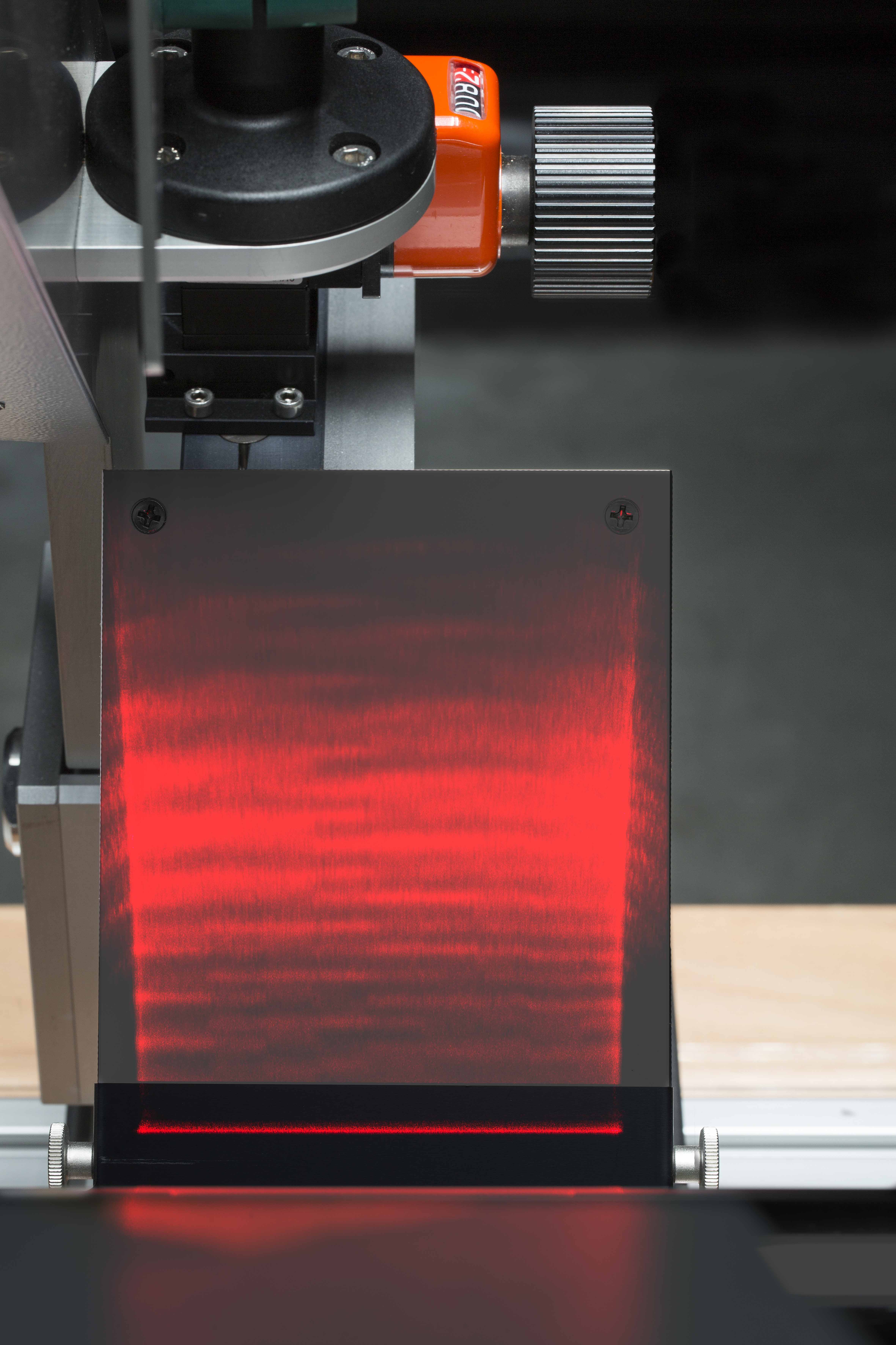 LDV Laser- und Lichtsysteme GmbH: Laser makes chatter and roll marks visible