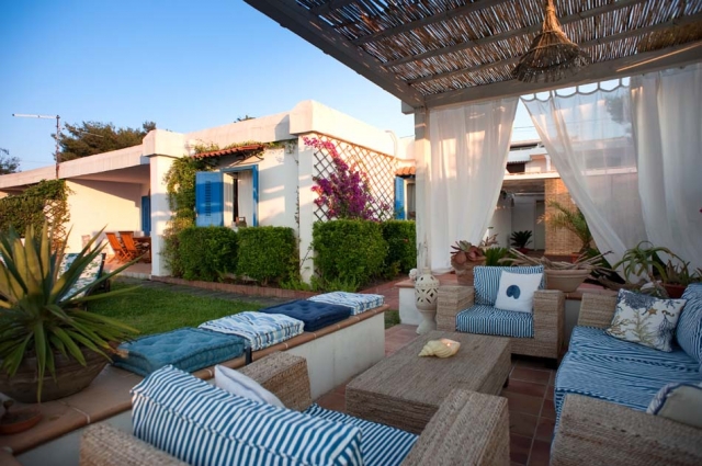 Sicily: an azure-blue dream of summer Sicily: an azure-blue dream of summer