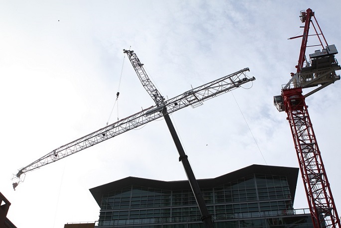 In no time: The WOLFF patented design of the counter jib, pre-assembly of crane components and low i In no time: The WOLFF patented design of the counter jib, pre-assembly of crane components and low i