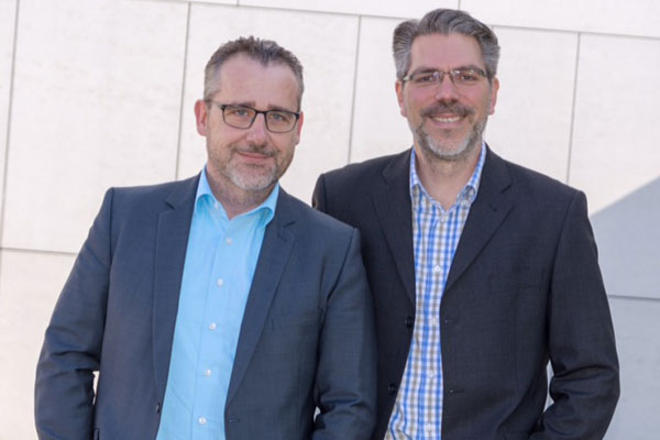 Michael Schüller (l.), Director ANNOVA and Holger Noske (r.), Vice President Broadcast Solutions Michael Schüller (l.), Director ANNOVA and Holger Noske (r.), Vice President Broadcast Solutions