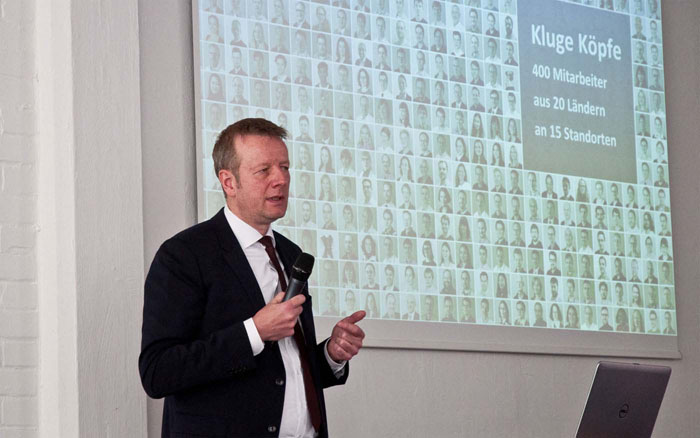 Martin Müller-Elschner, CEO of IVU Traffic Technologies AG, reports at the Annual General Meeting 20 Martin Müller-Elschner, CEO of IVU Traffic Technologies AG, reports at the Annual General Meeting 20