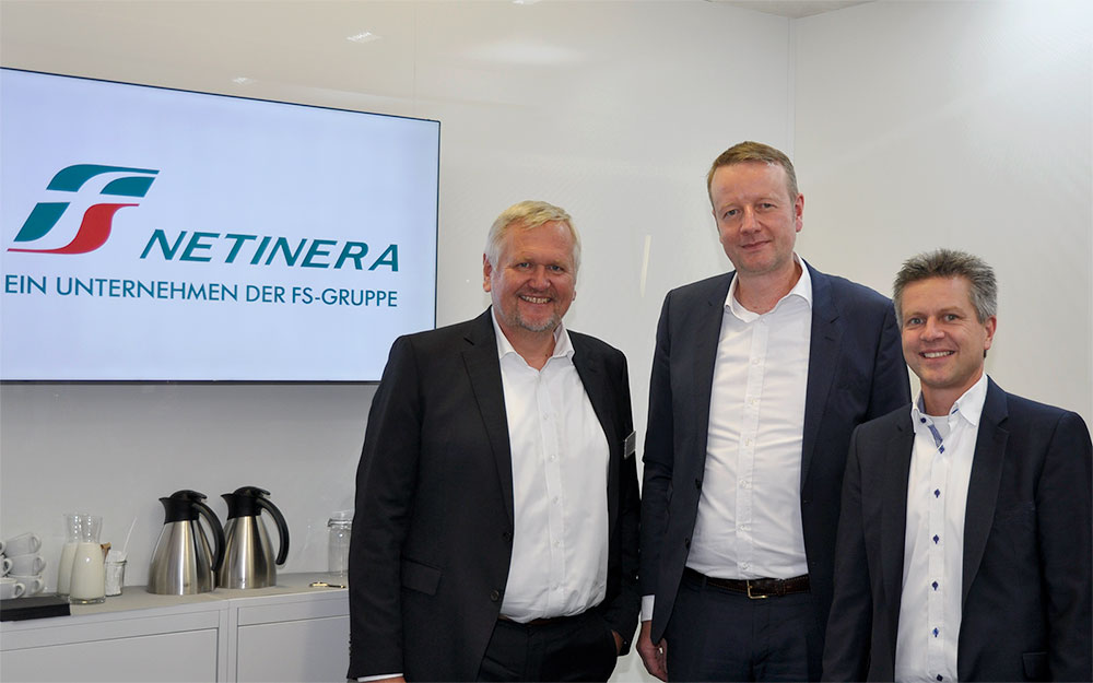 (from left: Jost Knebel, CEO NETINERA, Martin Müller-Elschner, CEO IVU, Oliver Grzegorski, IVU