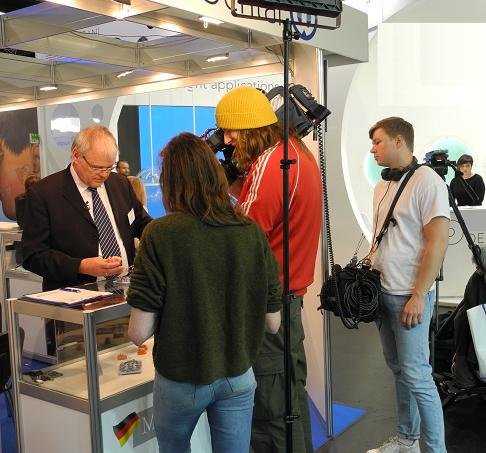 left Senator h.c. Gerhard R. Daiger, on the right film crew for RTL, SAT1, VOX and other channels left Senator h.c. Gerhard R. Daiger, on the right film crew for RTL, SAT1, VOX and other channels