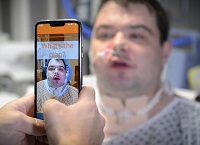 Patient using SRAVI