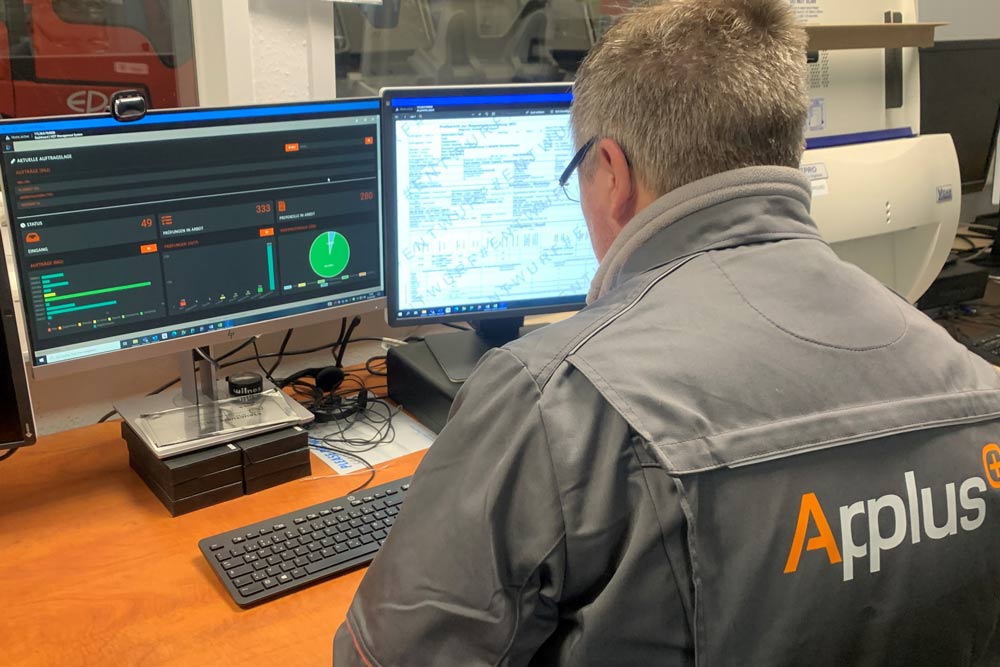 Applus operator with DRIVE NDT workflow management software Applus operator with DRIVE NDT workflow management software