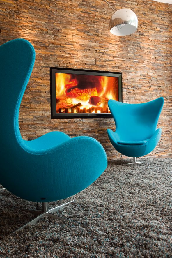 Die Egg Chairs stehen für das moderne Design der Low-Budget-Hotelkette Motel One Die Egg Chairs stehen für das moderne Design der Low-Budget-Hotelkette Motel One