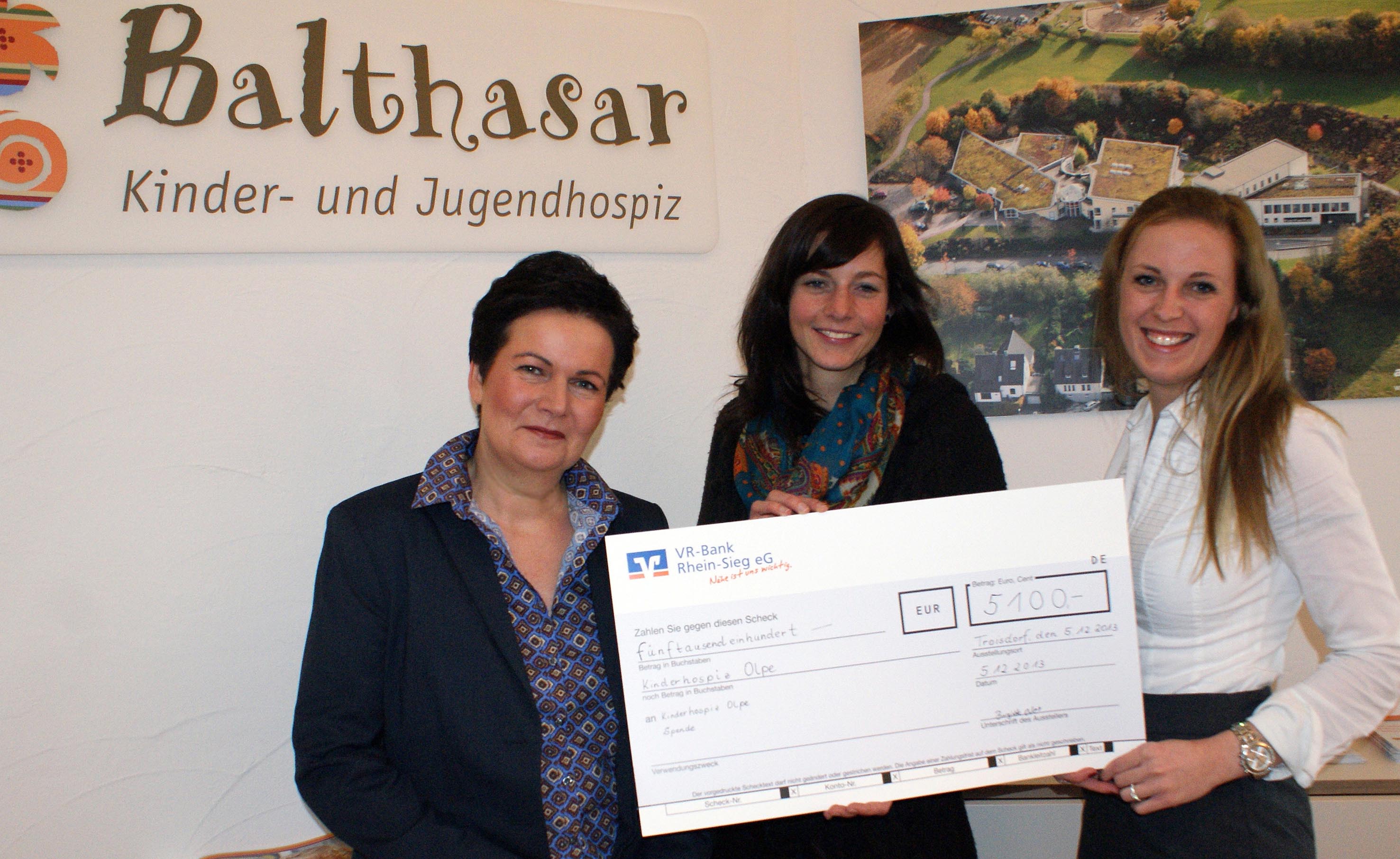 vlnr: Petra Dehler BVZ; Mitte: Britta Gerhard Hospiz; rechts: Nadine Dammann haarvital vlnr: Petra Dehler BVZ; Mitte: Britta Gerhard Hospiz; rechts: Nadine Dammann haarvital