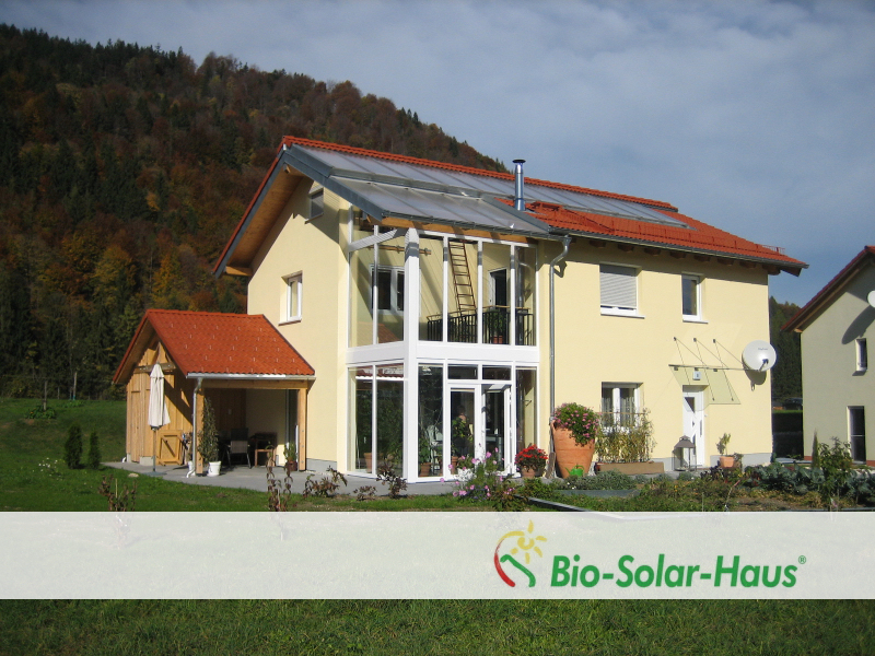 Fertighaus gesund bauen: Bio-Solar-Haus nach dem Haus-im-Haus-Prinzip Fertighaus gesund bauen: Bio-Solar-Haus nach dem Haus-im-Haus-Prinzip
