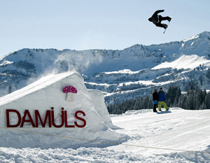 Snowpark im schneereichsten Dorf Snowpark im schneereichsten Dorf