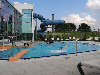 Im Vordergrund das Ganzjahresaußenbecken mit einer Wasserfläche von ca. 96 m². Im Hintergrund die Tu Im Vordergrund das Ganzjahresaußenbecken mit einer Wasserfläche von ca. 96 m². Im Hintergrund die Tu