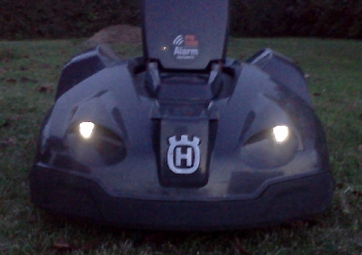 Automower 330 X mit GPS-Modul und LED-Beleuchtung