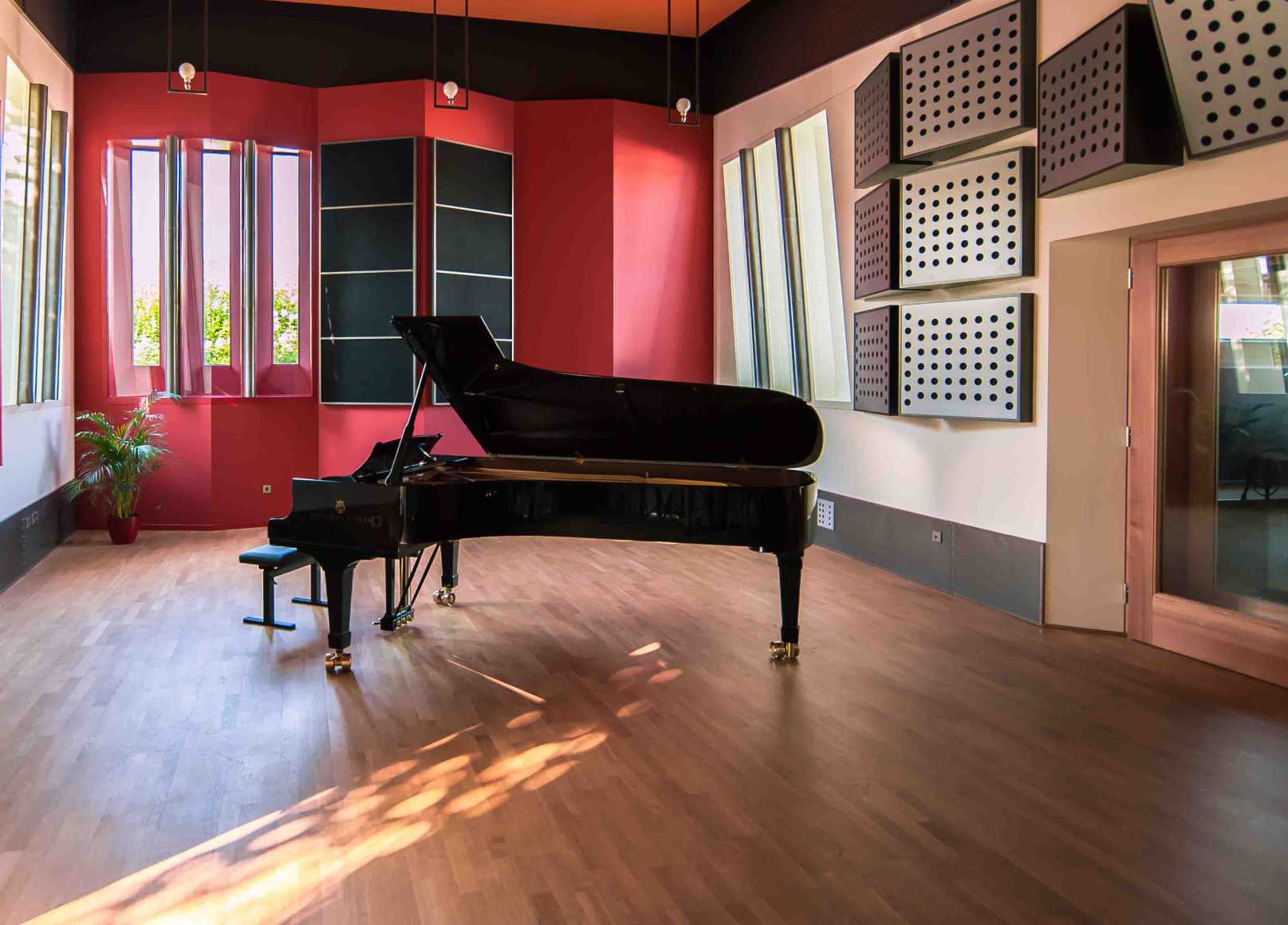 Ein nagelneuer Steinway D-Flügel in einem grandiosen 6m hohen Tonstudio - Musikerherz was willst du 