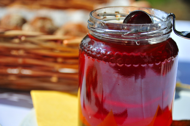 Südtiroler Honig - ein Südtiroler Naturprodukt für ein bekömmliches Frühstück auf dem Bauernhof Südtiroler Honig - ein Südtiroler Naturprodukt für ein bekömmliches Frühstück auf dem Bauernhof