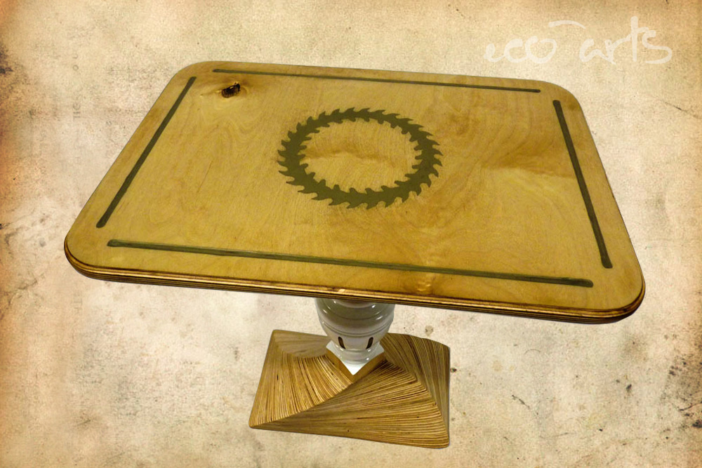 Upcycling Möbel von eco-arts - Tisch aus alten Multiplexplatten und einem Sägeblatt Upcycling Möbel von eco-arts - Tisch aus alten Multiplexplatten und einem Sägeblatt