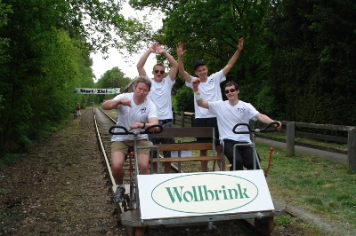 Strampeln oder hebeln für den deutschen Meistertitel im Draisinenfahren 2014.
