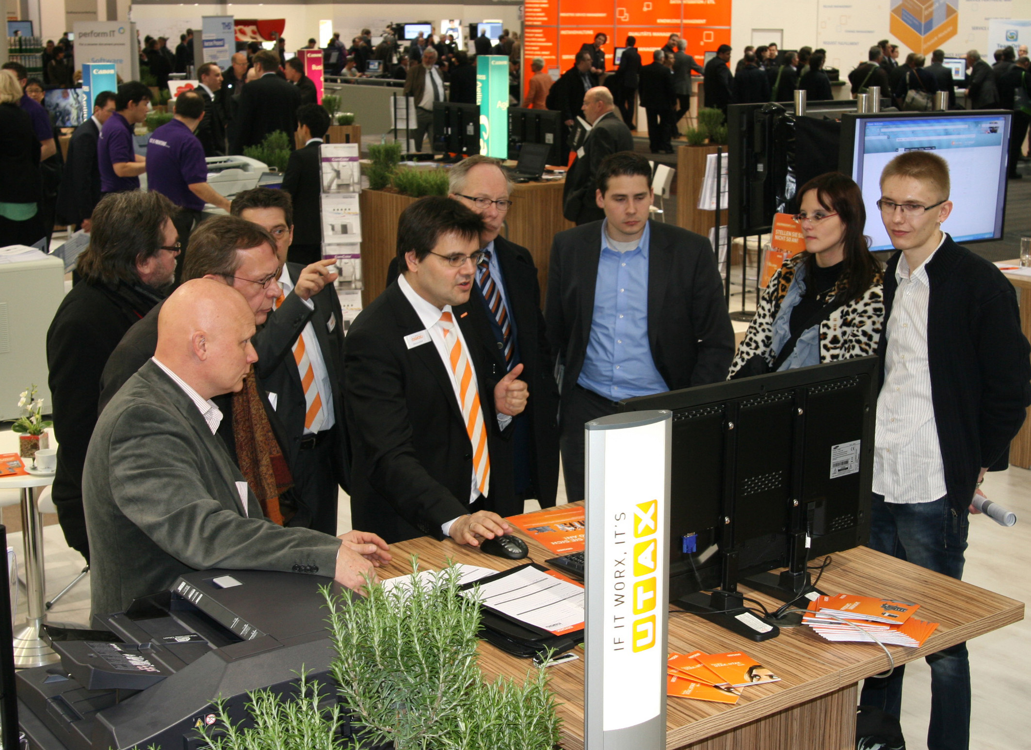 UTAX stellt auf der Cebit in Halle 3, Stand J05 u. a. die Weiterentwicklung des MPS-Tools UTAX smart UTAX stellt auf der Cebit in Halle 3, Stand J05 u. a. die Weiterentwicklung des MPS-Tools UTAX smart