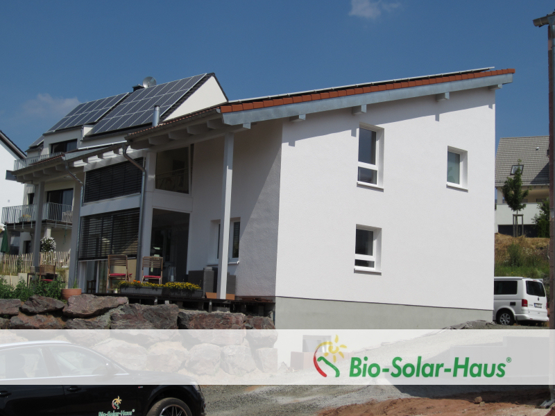 Fertighaus in der Bio-Solar-Haus-Bauweise Fertighaus in der Bio-Solar-Haus-Bauweise