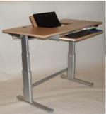 Ergonomisch-optimierter und elektrisch-höhenverstellbarer Steh-Sitz-Arbeitstisch AXIMA HT von ADION Ergonomisch-optimierter und elektrisch-höhenverstellbarer Steh-Sitz-Arbeitstisch AXIMA HT von ADION