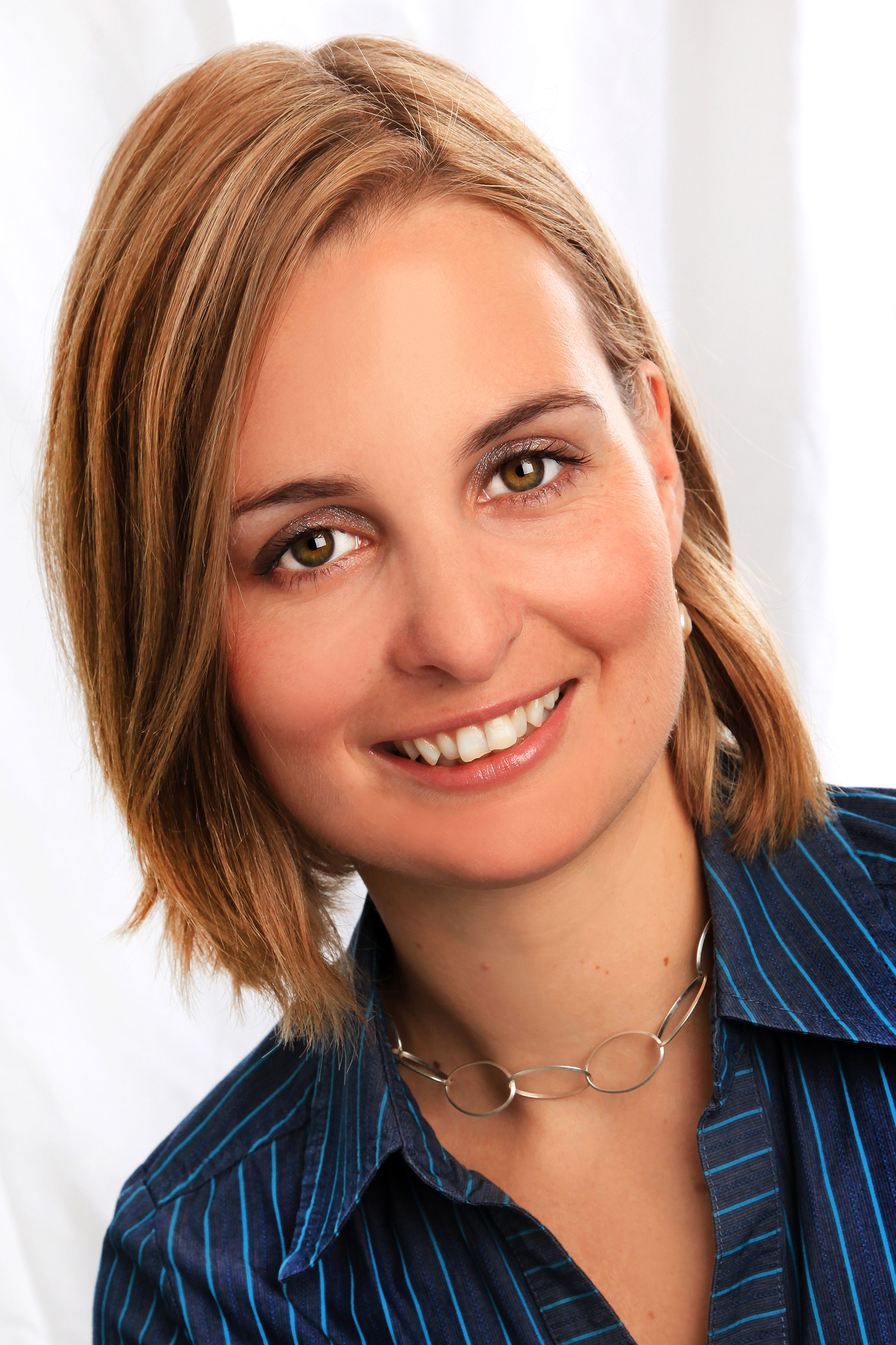 Friederike C. Hudde, Dolmetscherin und Trainerin für Interkulturelle Kommunikation