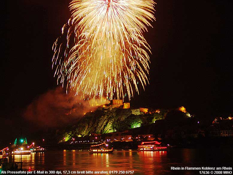 Feuerwerk Rhein in Flammen von der Festung bei Koblenz am Rhein. Feuerwerk Rhein in Flammen von der Festung bei Koblenz am Rhein.