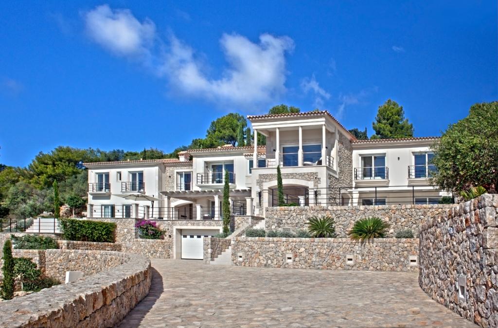 Neu gebaute Luxus-Villa in Monport, Port Andratx Kaufpreis: 9.600.000 Euro Neu gebaute Luxus-Villa in Monport, Port Andratx Kaufpreis: 9.600.000 Euro