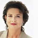 Mehrfach ausgezeichnete Wirtschaftsjournalistin und Redenschreiberin Dr. Sabine Theadora Ruh Mehrfach ausgezeichnete Wirtschaftsjournalistin und Redenschreiberin Dr. Sabine Theadora Ruh