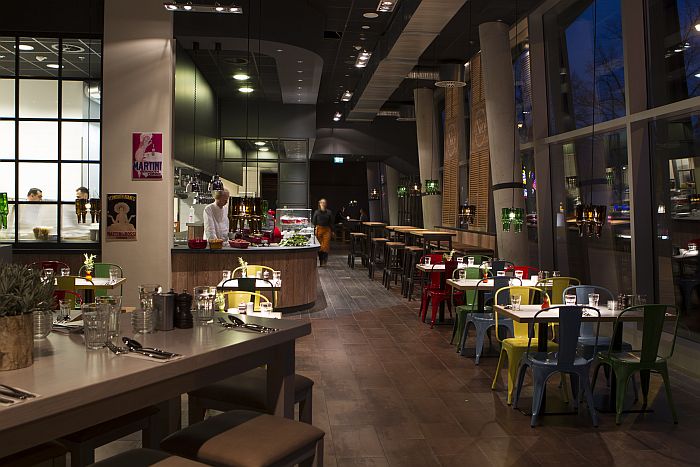 Essen bei Freunden in Hamburg - NIO begeistert in absoluter Bestlage an der Reeperbahn