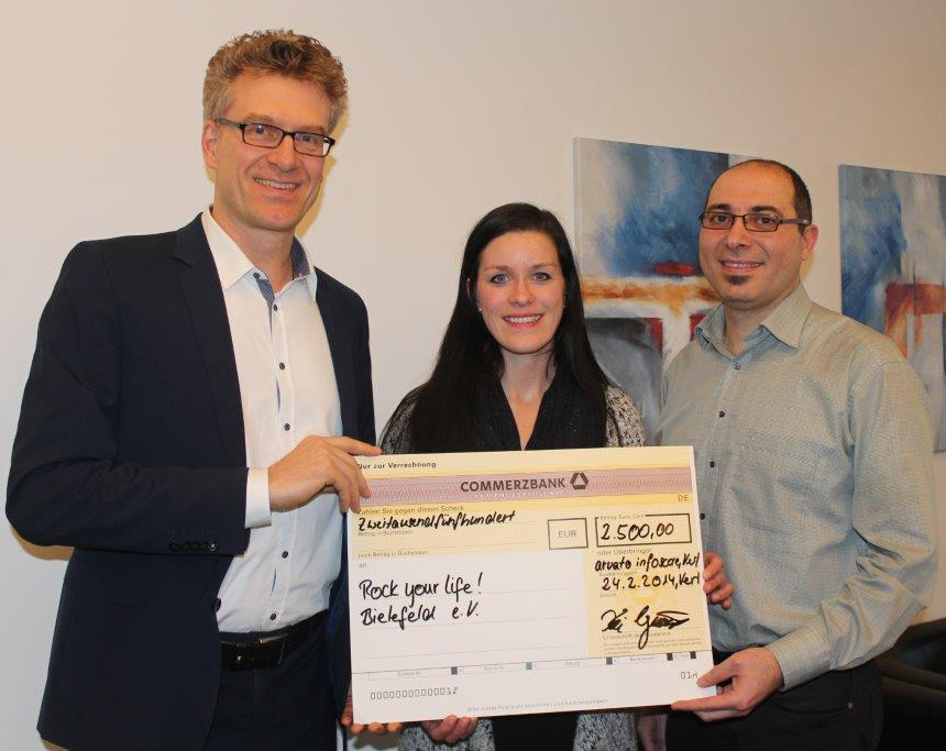 arvato infoscore spendet an Rock Your Life arvato infoscore spendet an Rock Your Life
