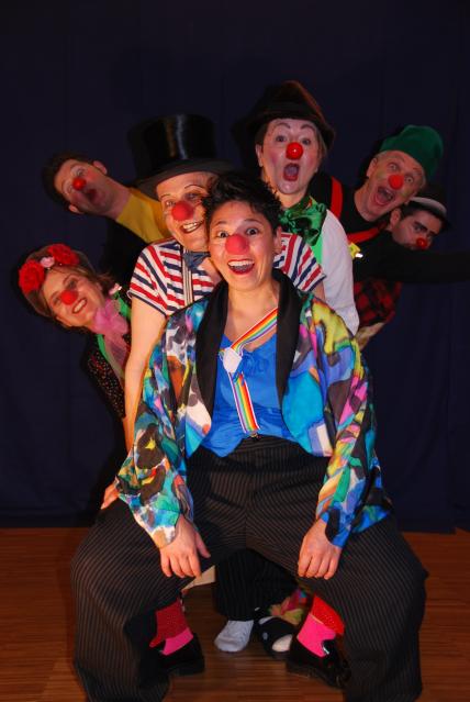 Studenten der Clown Akademie Tamala zeigen ihr Können in Konstanz Studenten der Clown Akademie Tamala zeigen ihr Können in Konstanz