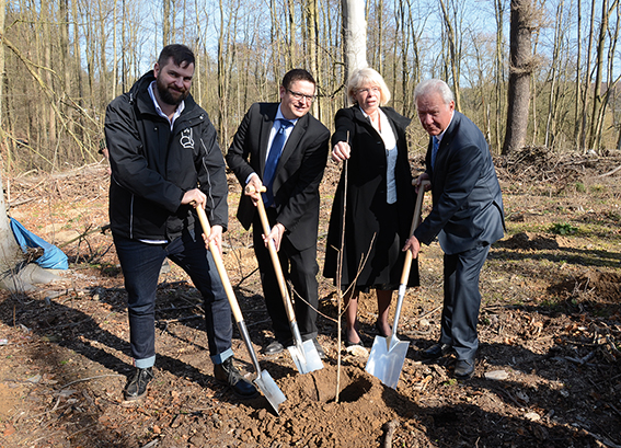 Baumpflanzaktion_Schoeller Allibert Baumpflanzaktion_Schoeller Allibert