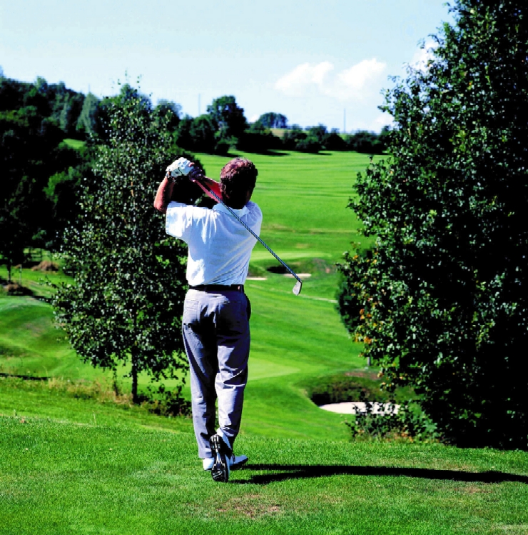 Bei Kursen die Golf-Faszination entdecken. Foto: golfrebell.com