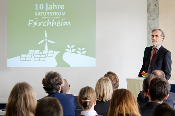 NATURSTROM-Vorstand Dr. Banning beim Standort-Jubiläum NATURSTROM-Vorstand Dr. Banning beim Standort-Jubiläum