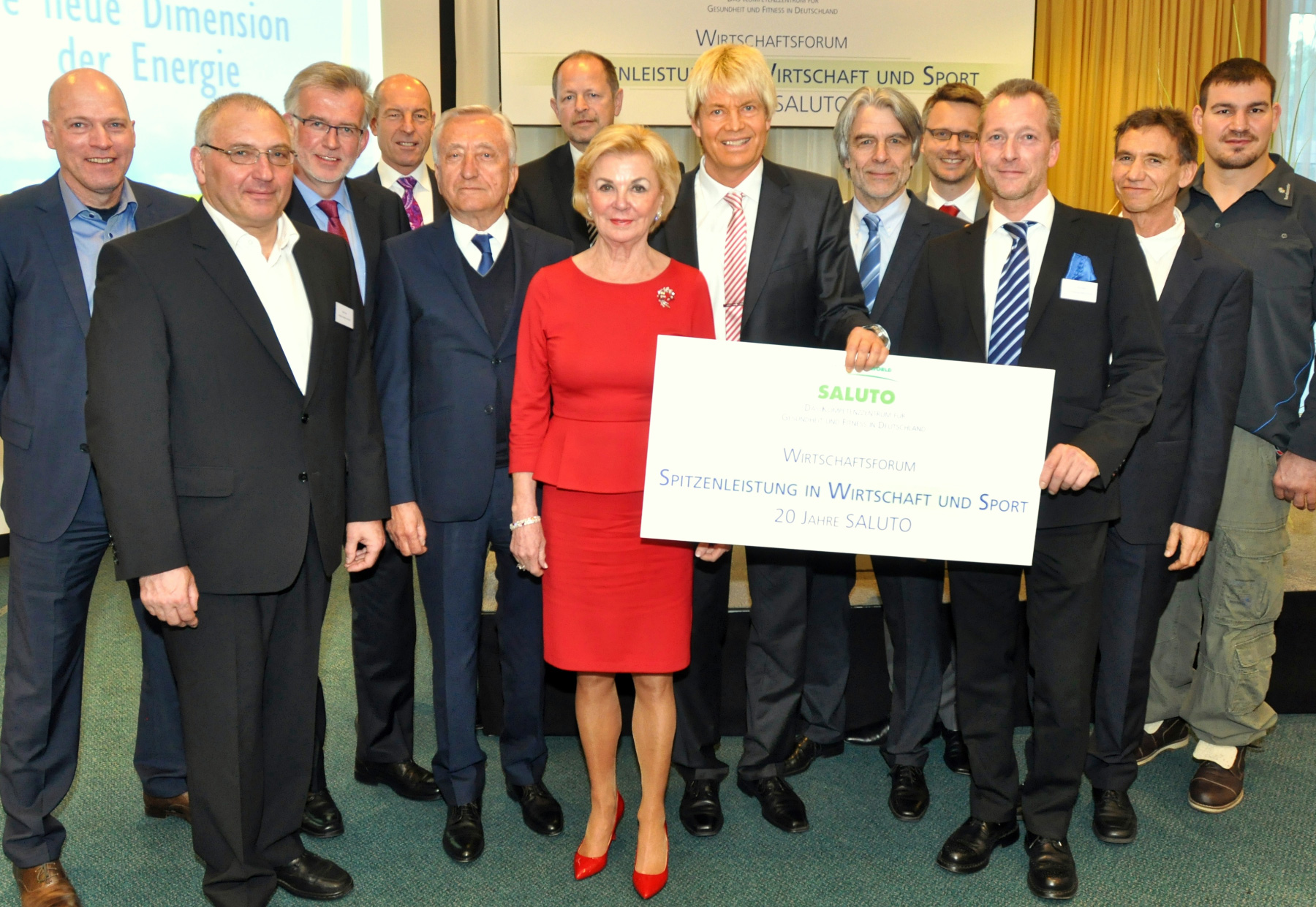 1. Reihe v. l.: Peter Frese, Gerhard Weber, Liz Mohn, Prof. Dr. Elmar Wienecke, Dr. Peer Lange (QUIR