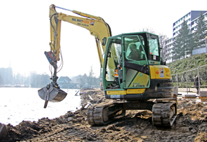 Baumaschinen von HKL helfen bei der Promenadengestaltung in Bad Segeberg.