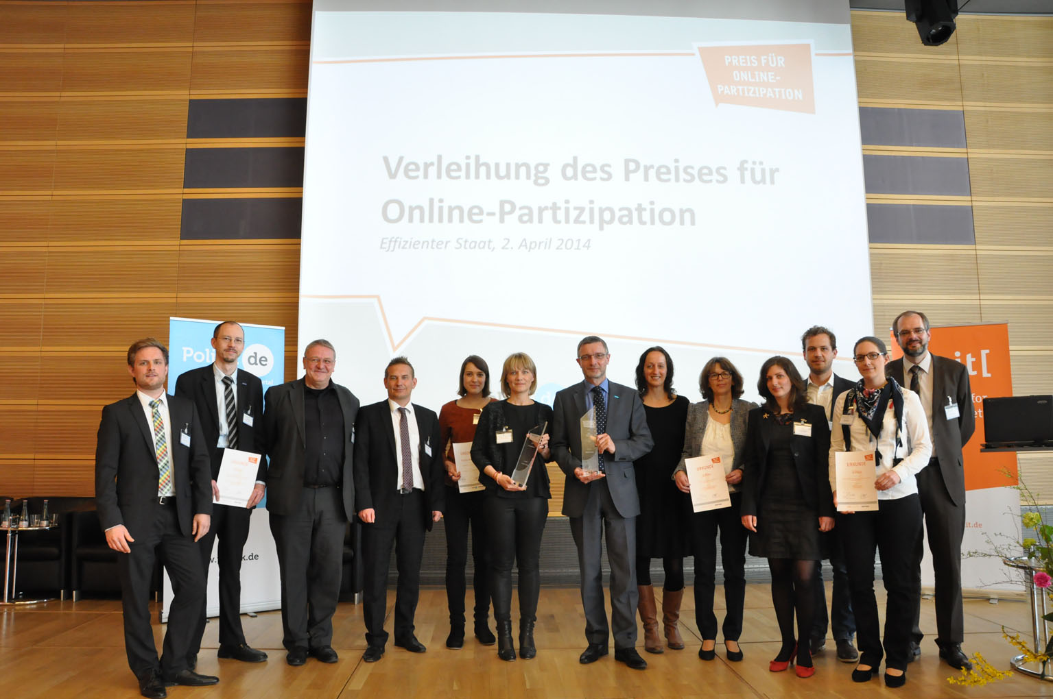 Gewinner und Laudatoren des Preis für Online-Partizipation 2014 Gewinner und Laudatoren des Preis für Online-Partizipation 2014