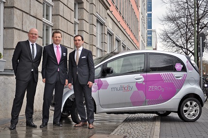 auf dem Foto v.l.n.r.: Egbert Hünewaldt (Leitung B2B Taskforce, CITROËN MULTICITY B2B), Frank Hörl ( auf dem Foto v.l.n.r.: Egbert Hünewaldt (Leitung B2B Taskforce, CITROËN MULTICITY B2B), Frank Hörl (