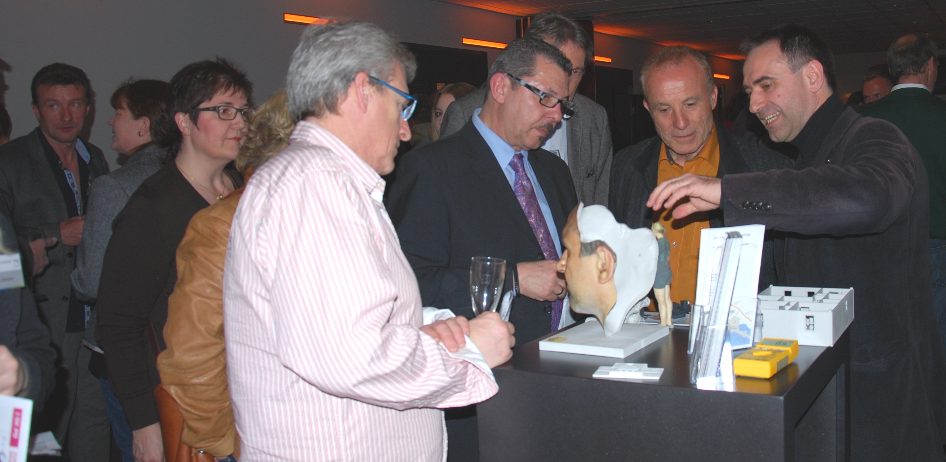3D Fab Stand mit Besuchern