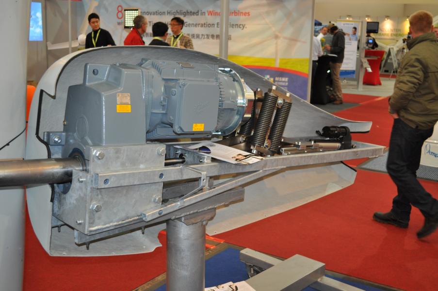 Das Innenleben einer Kleinwindanlage 3 Kw umschaltbar auf 12 KW Das Innenleben einer Kleinwindanlage 3 Kw umschaltbar auf 12 KW