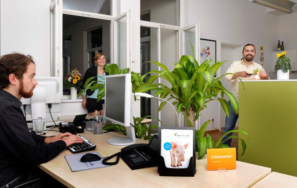 Die Mitweltstiftung arbeitet mit Computer und 