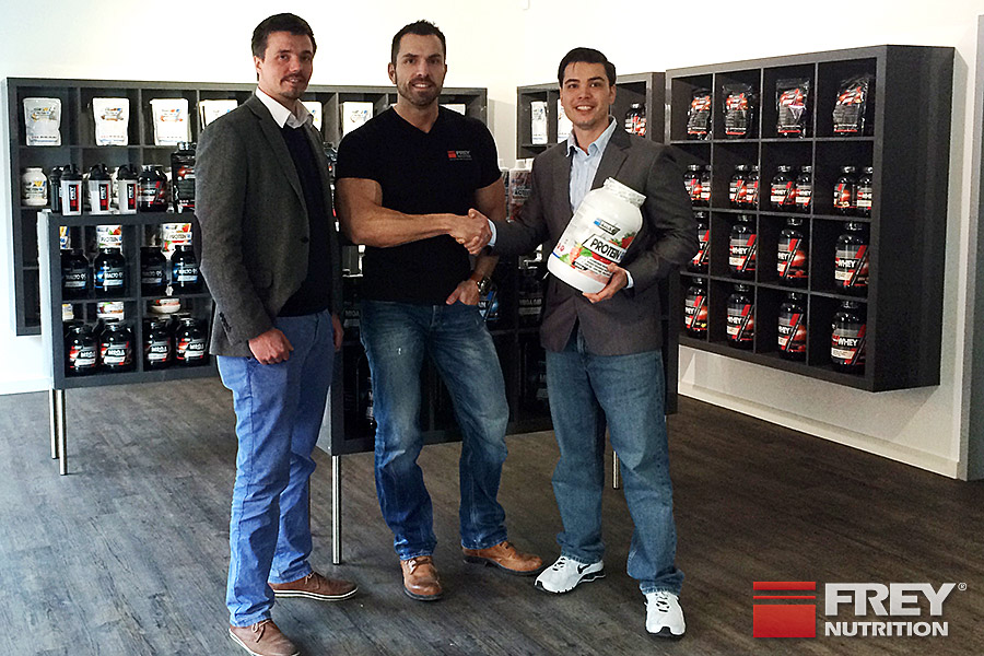 Foto: v.l. Christian Wetter, Andreas Frey (GF FREY Nutrition) und Phil Studebaker (Konzept16DREI) Foto: v.l. Christian Wetter, Andreas Frey (GF FREY Nutrition) und Phil Studebaker (Konzept16DREI)