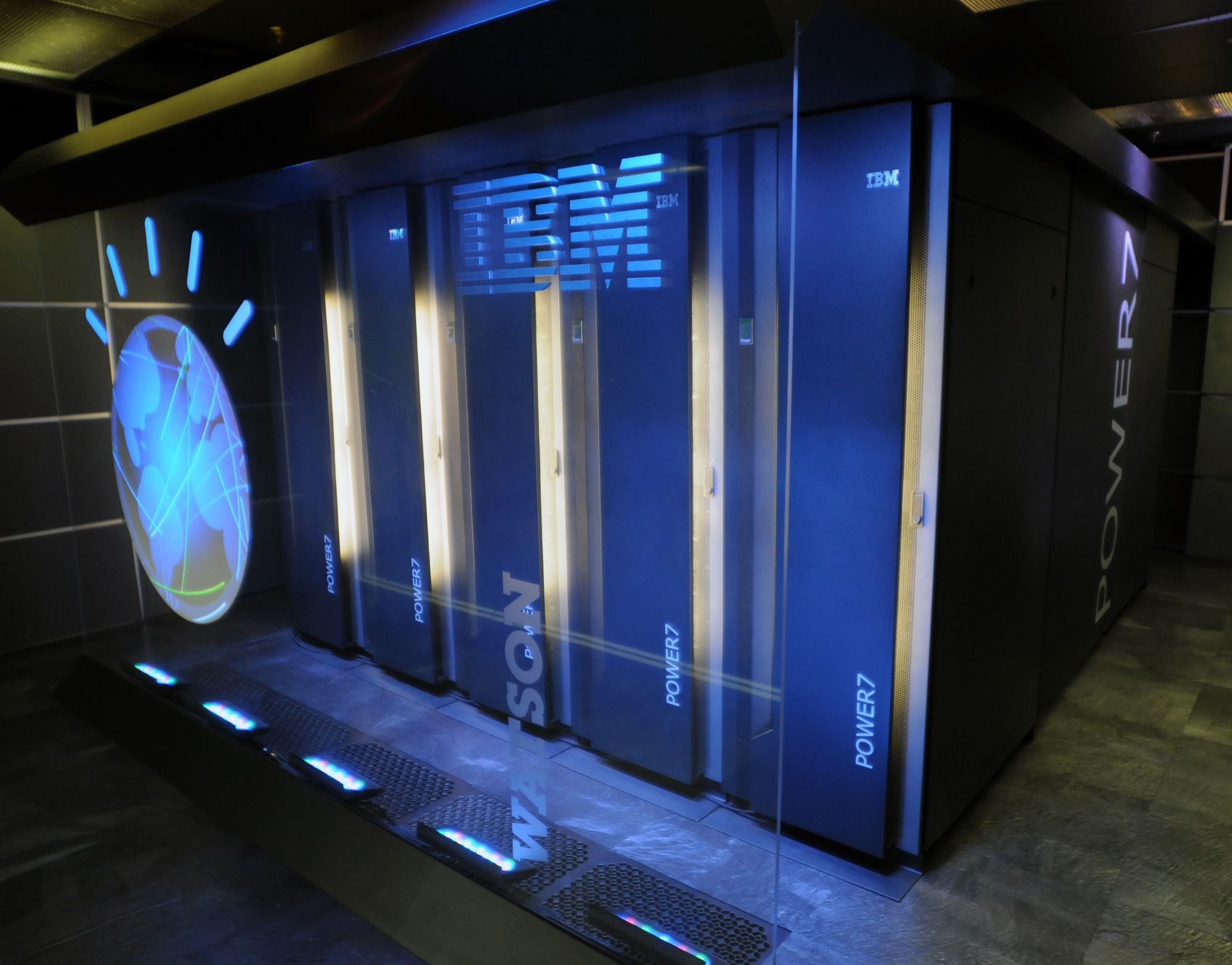 Auf den FBDi-Trendtagen veranschaulichte Dr. Karin Vey (IBM) die Einsatzmöglichkeiten von?Watson?. Auf den FBDi-Trendtagen veranschaulichte Dr. Karin Vey (IBM) die Einsatzmöglichkeiten von?Watson?.