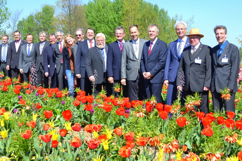 Die offiziellen Vertreter zeigten sich von der Blütenpracht der Landesgartenschau Zülpich 2014 begei