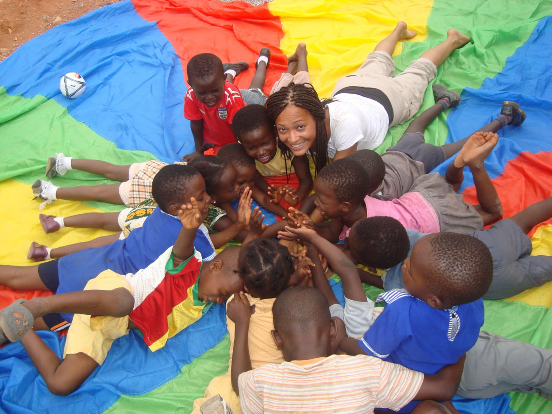 Sinnvoll: Freiwilligenarbeit, zum Beispiel mit Kindern in Ghana Sinnvoll: Freiwilligenarbeit, zum Beispiel mit Kindern in Ghana